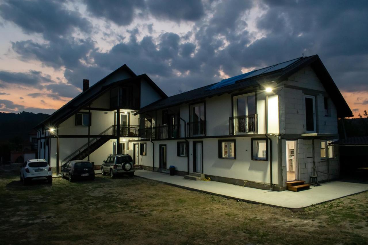 Casa Nevada Hotel Curtea de Argeş Eksteriør billede